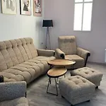 Apartment 3 Bedroom Apt, Spacious, Near South Park
