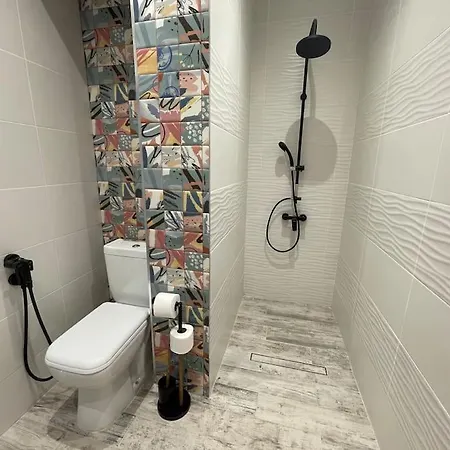 3 Bedroom Apt, Spacious, Near South Park Апартамент