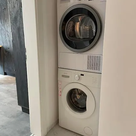 3 Br Apt, Spacious, Near South Park Apartamento