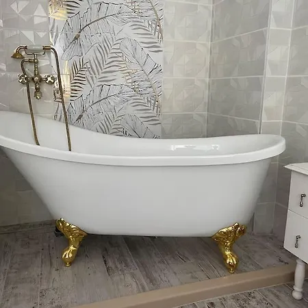 3 Bedroom Apt, Spacious, Near South Park شقة *