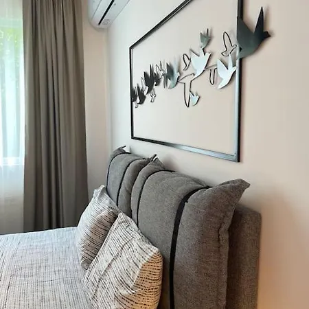 شقة 3 Bedroom Apt, Spacious, Near South Park