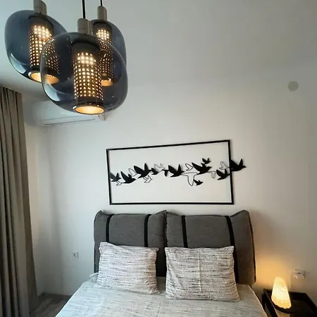 3 Bedroom Apt, Spacious, Near South Park * Sofya