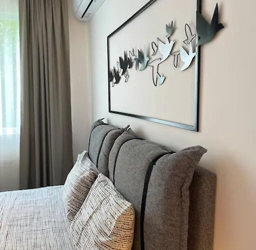 Apartament 3 Bedroom Apt, Spacious, Near South Park