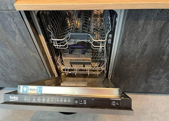 Apartament 3 Bedroom Apt, Spacious, Near South Park