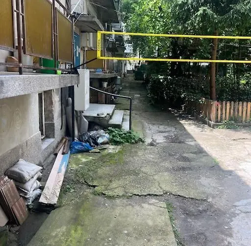 3 Bedroom Apt, Spacious, Near South Park Apartament Sofia