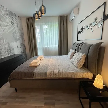 3 Bedroom Apt, Spacious, Near South Park アパート ソフィア